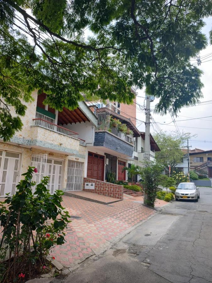 Noras Homestay Laureles Medellin Exterior photo